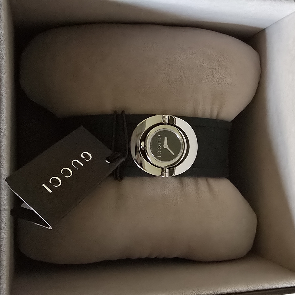 Gucci Black and Silver Watch